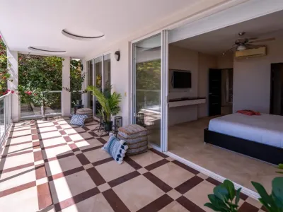 Casa Blanca #2 — Photo 15