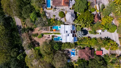 Casa Blanca — Twin Villas — Photo 7