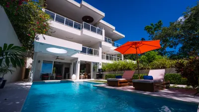 Casa Blanca — Twin Villas — Photo 40