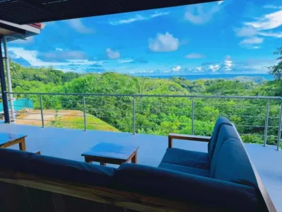 An ocean-view house in the hills above Sámara — Casa Colibrí Tropical, Sámara