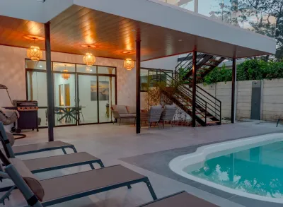 The whole villa: two apartments, private pool, fourteen guests — Samara Serenity, Sámara
