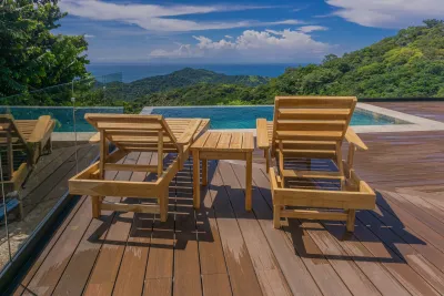 Where ocean and jungle meet, sleeping eight in comfort — Casa Sueño, Sámara