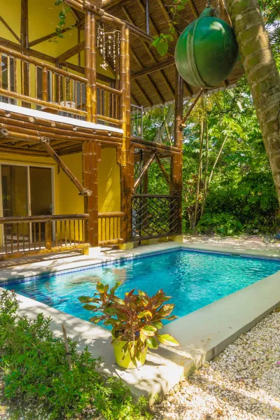 Lovely Condo, 5 Minute Walk from the Beach — Photo 4