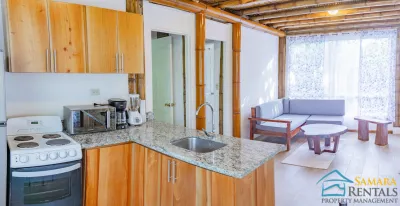 Lovely Condo, 5 Minute Walk from the Beach — Photo 13