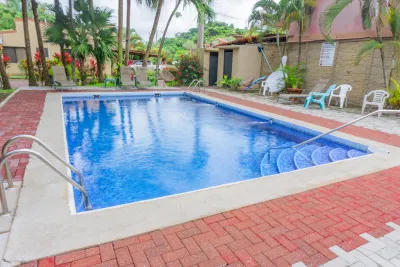 A gated-community home 20 minutes from Sámara Beach — Prados del Sol, Sámara