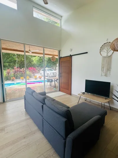 A hilltop house and guest house, five minutes from the beach — Serenity Hilltop, Sámara