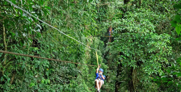 Arenal Day: Sloths, Ziplines & Hot Springs — Sámara, Costa Rica