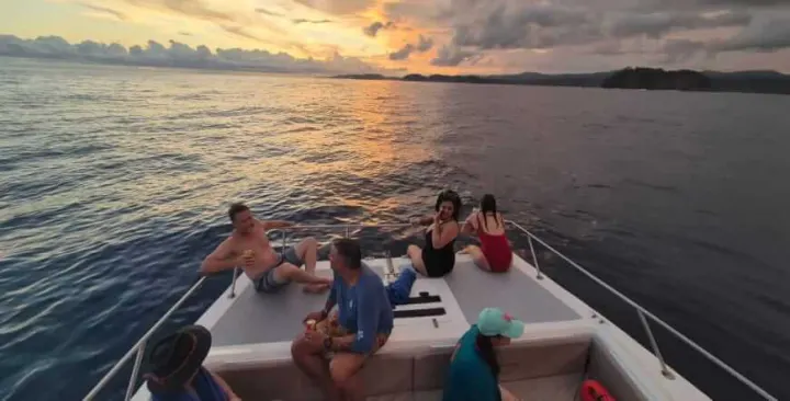 Sunset Party Catamaran — Sámara, Costa Rica